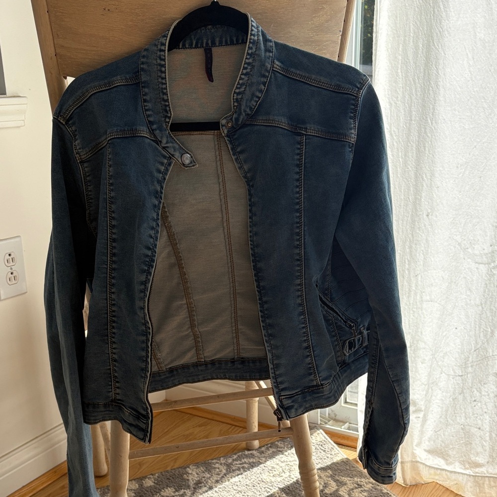 Classic Blue Jean Jacket with Stretch